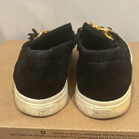 Shoes - Picture 3 of 4